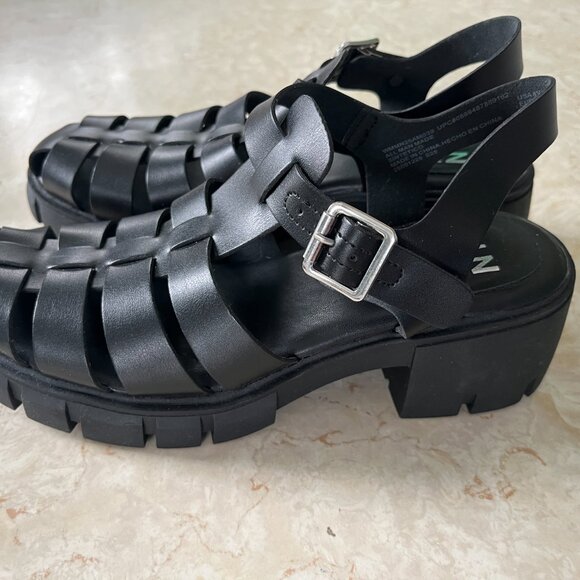 NWOB Madden NYC Sz 8.5 Genesis Fisherman Block Heel Sandals in Black - Picture 3 of 10